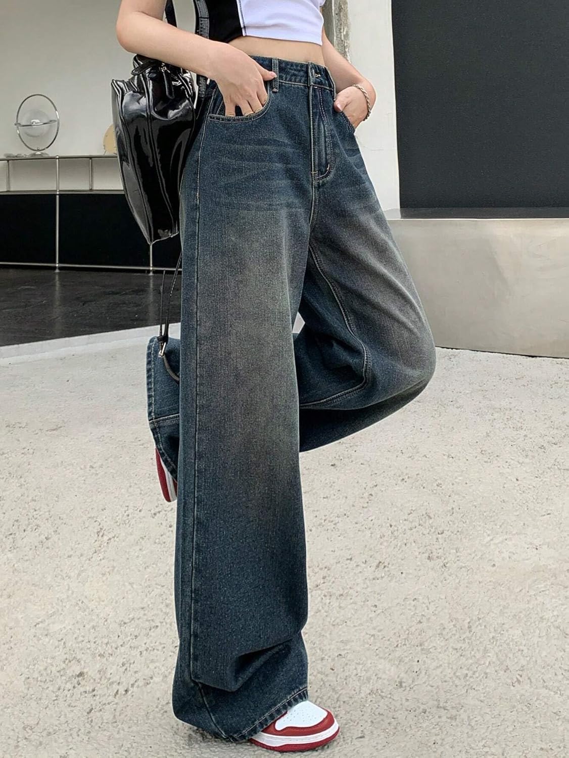 High-Waisted Baggy Denim with Utility Pockets for Women. Casual Wide-Leg Trousers.